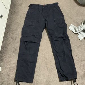 Mens Levi Cargo pants! Cinch ties at the ankles